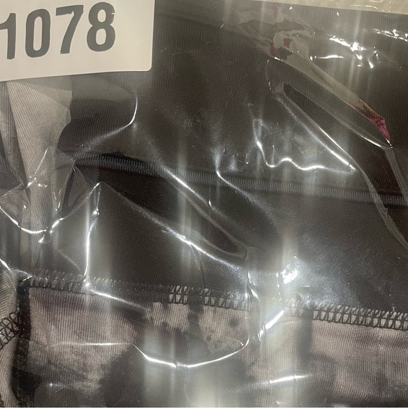 Danskin Leggings Size Medium Black Gray Tie Dye Fitted Cropped Capri Comfy Soft - Picture 7 of 7